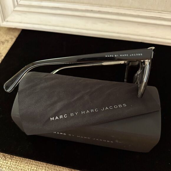 Marc by Marc Jacobs Black with gray lenses NWOT - Picture 3 of 9